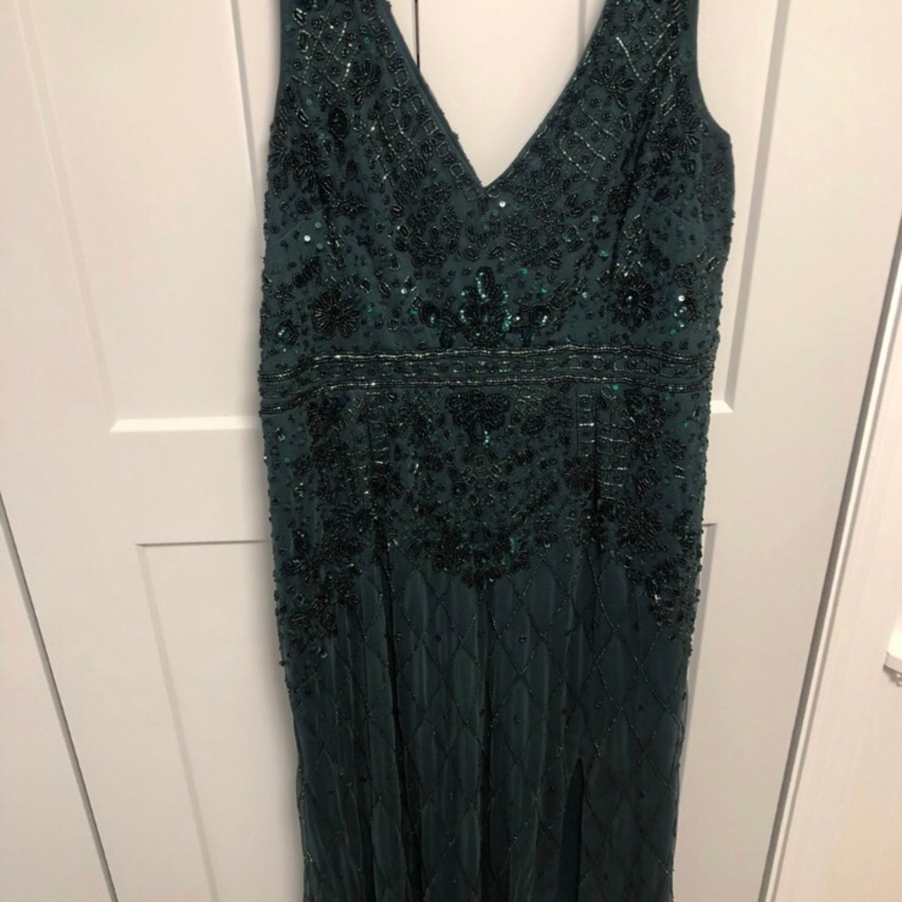 Adrianna Papell Green Sleeveless Beaded Mesh Gown